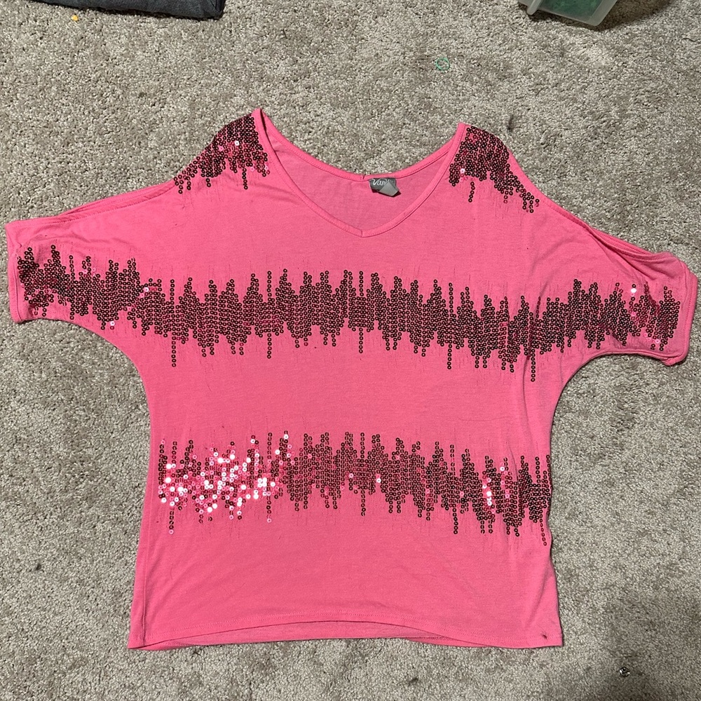 women size M pink sparkly shirt
